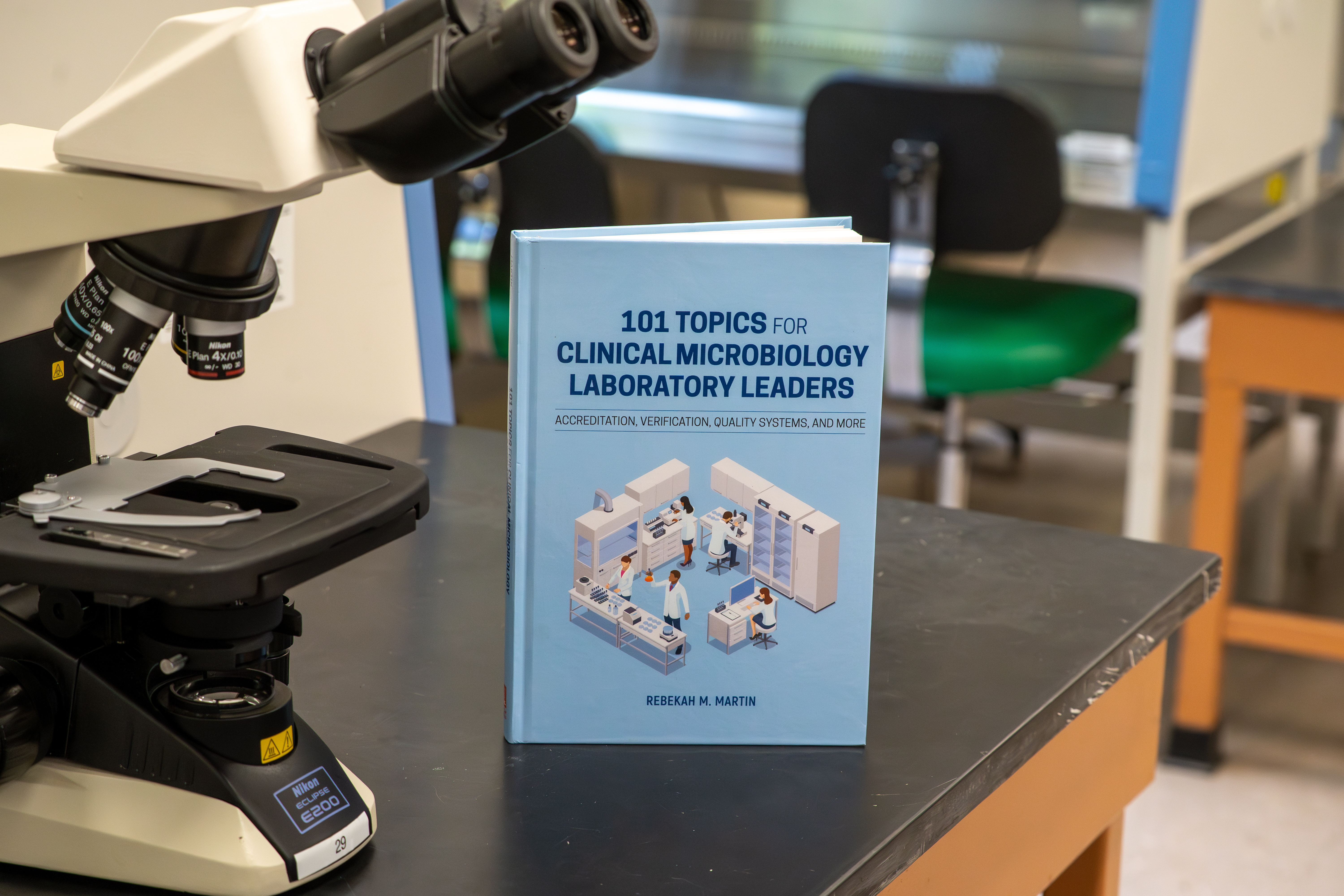 Front cover of 101 Topics For Clinical Microbiology Laboratory Leaders