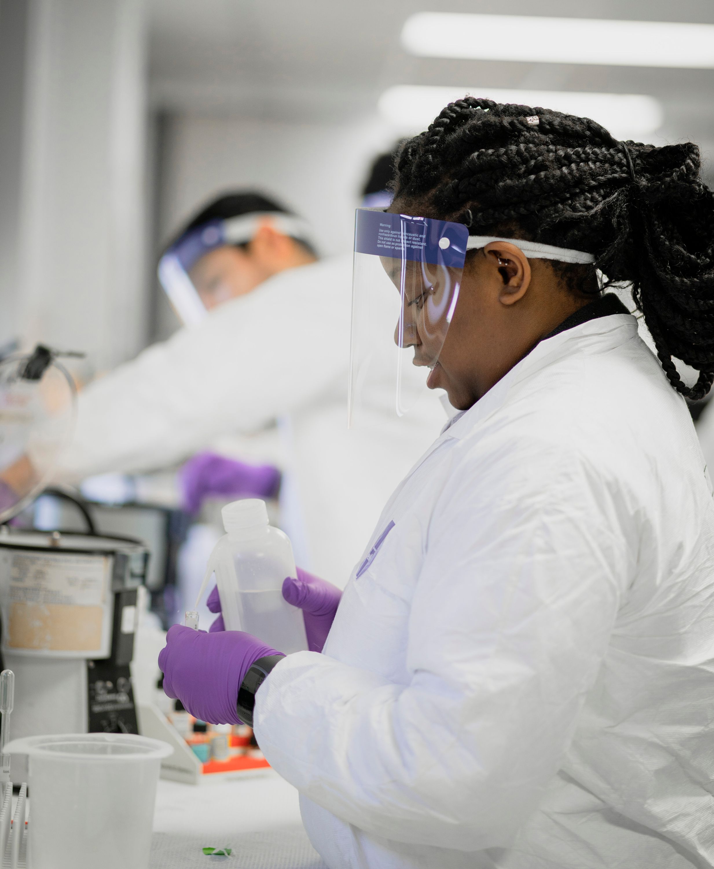 An MSU BLD student performs immunohematology testing.